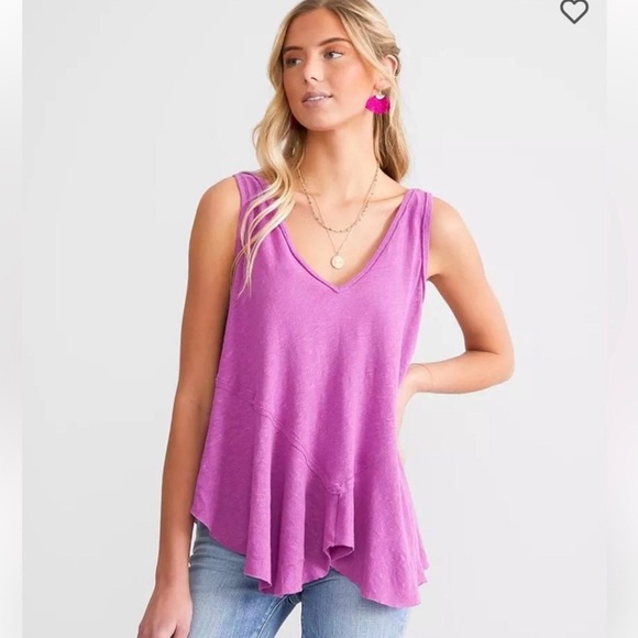 NWT We The Free V-Neck Summer Bloom Tank - Picture 2 of 6